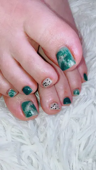 ネイル haleyume所属・shino🌟 痛ネイルのネイルデザイン