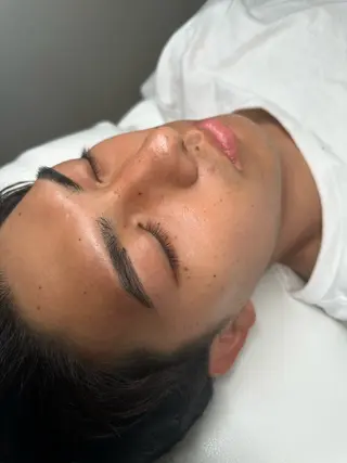 アイブロウ total beauty salon Raffoler所属・Raffoler りさのエステ・リラクイメージ