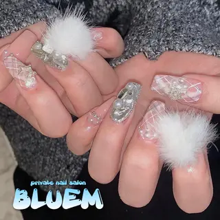 ネイル BLUEM なな🐶のネイルデザイン