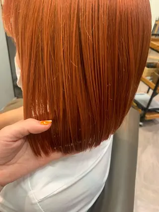 ショート カラー ヘアアレンジ サナ🌱 切りっぱなしボブのヘアスタイル