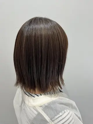 ショート カラー 山本 佳奈のヘアスタイル