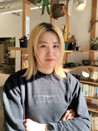 ミディアム カラー cyez所属・サカイ ユウのヘアスタイル