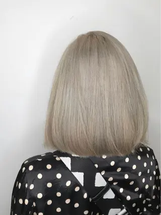 ミディアム カラー ブリーチソムリエ認定 梅田茶屋町Eir辻のヘアスタイル