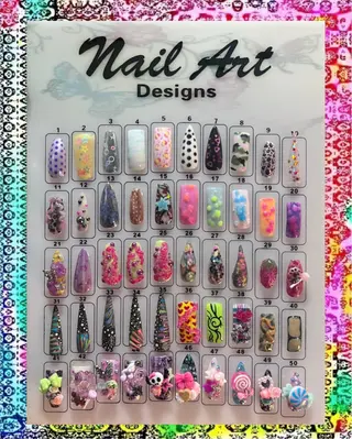 ネイル Mariris所属・BANSA ཐིཋྀのネイルデザイン