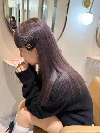 ロング カラー ミルクティー× グレージュMOMOのヘアスタイル