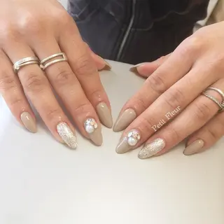 ネイル Petit Fleur所属・青柳 亜梨奈のマツエク・マツパデザイン