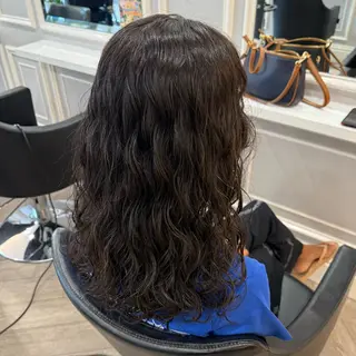 ロング パーマ 表参道|韓国風・コテ 巻き風パーマるい🌀のヘアスタイル