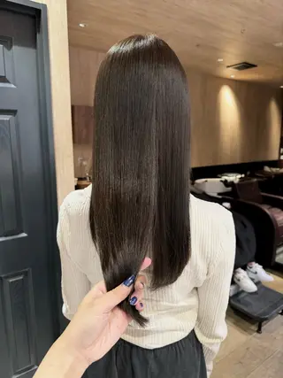 ミディアム カラー Oasisgarden所属・レイヤー/ブリーチ MOMOのヘアスタイル