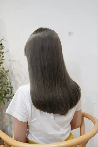 ロング カラー 小顔ショート🦋 八巻ちさとのヘアスタイル