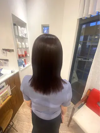 セミロング atelier doux dimanche（アトリエ・ドゥー・ディマンシュ）所属・Fukamiレイヤー 透明感カラーのヘアスタイル