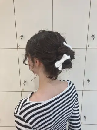 ミディアム ヘアアレンジ 前髪/顔周り/透明感 艶カラーとどさんのヘアスタイル