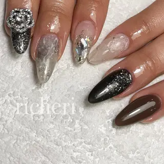 ミディアム ネイル richeri beautyのネイルデザイン