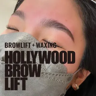 アイブロウ beautyroom Naturaのネイルデザイン