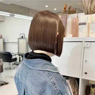 ショート カラー 会田有紀 /切りっぱなしボブのヘアスタイル