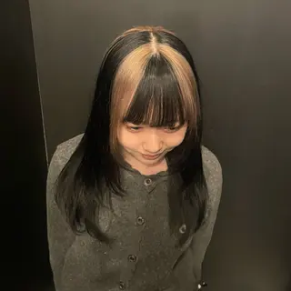 ロング カラー HIKARI🐈⬛ レイヤー×デザインのヘアスタイル