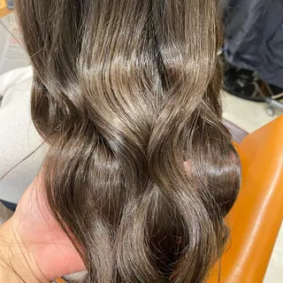 セミロング 猪股 華乃のヘアスタイル