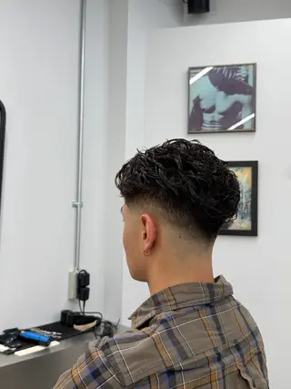 ショート パーマ メンズ thesmiths所属・ナカ レオナのヘアスタイル