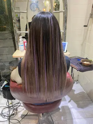 ロング カラー ササ キのヘアスタイル