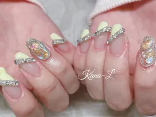 ネイル 芦辺 香奈のネイルデザイン