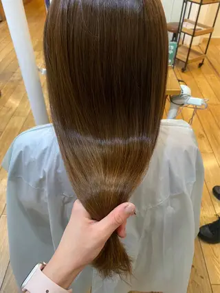ロング カラー Garland 表参道所属・ミディアムレイヤー/ 艶カラー🎀　emiのヘアスタイル