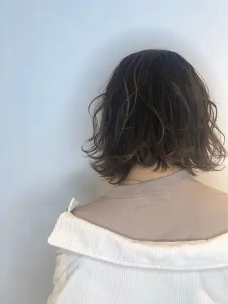 ショート カラー 柳下 涼のヘアスタイル