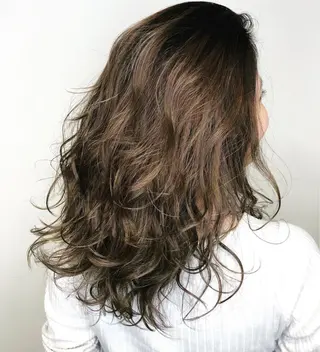 セミロング カラー メンズヘア特化 崎田 成人のヘアスタイル