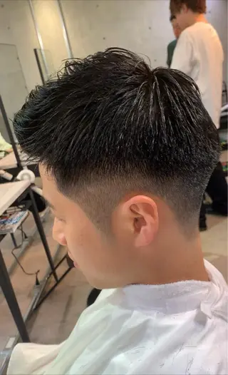 ショート 及川シゲル 髪質改善講師のヘアスタイル