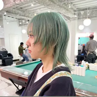 ミディアム カラー HIKARI🐈‍⬛ レイヤー×デザインのヘアスタイル