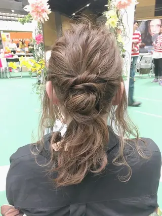 セミロング ヘアアレンジ nable.所属・栗林 実莉のネイルデザイン