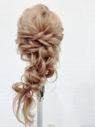 ロング ヘアアレンジ GRANLUSSO 〜グランルッソ駅前店所属・木口 嘉美のヘアスタイル