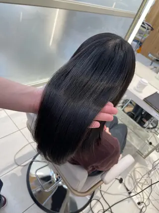 セミロング 𝐑𝐞𝐨/透明感 𝐜𝐨𝐥𝐨𝐫のヘアスタイル