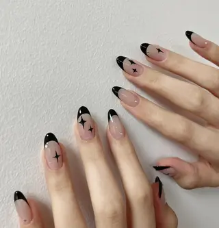 ネイル Queens テイのネイルデザイン