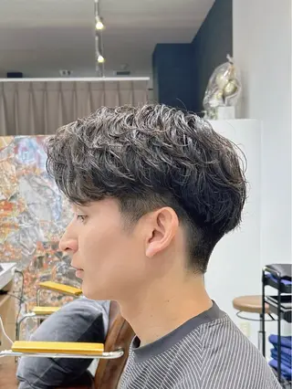 ショート パーマ メンズ calna by ELMO  上ノ井のヘアスタイル