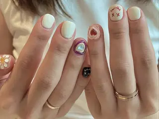 ネイル Rainrain💧 パーツ豊富、やり放題のネイルデザイン