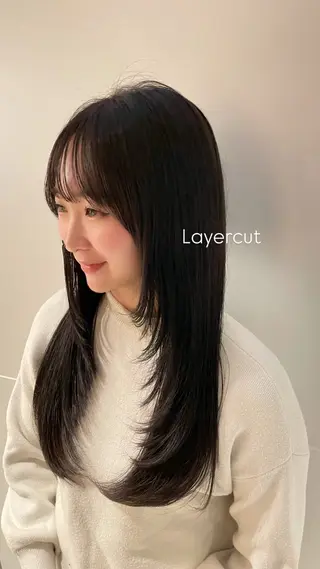 セミロング カラー ヘアアレンジ 顔周り小顔レイヤー ×ブリーチなしカラーのヘアスタイル