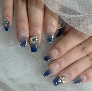 ネイル LAVISH nanamiのネイルデザイン