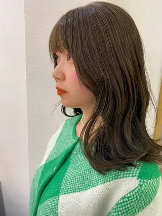 ミディアム カラー 顔周り/ブリーチなし /縮毛矯正🫧伊勢のヘアスタイル