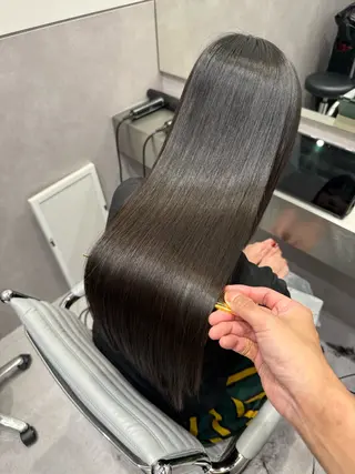 ロング SALOWIN心斎橋Suite店所属・洗っても取れない 髪質改善|OJIROのヘアスタイル