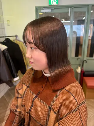 ミディアム カラー ベージュ/ダブルカラ ー/新潟駅/青柳萌果のヘアスタイル