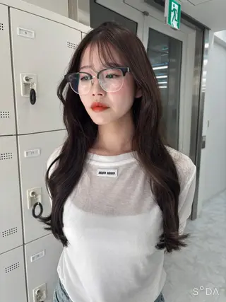 ロング 韓国ヘア/ブリーチ無 しWカラー/オリーブのヘアスタイル