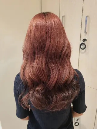 ロング 🖤デザインカラー ︎🤍ERINAのヘアスタイル