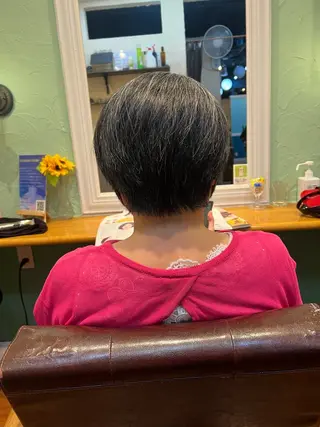 ショート ビューティーサロンヌーベル一ノ割店所属・大内 芹菜のヘアスタイル