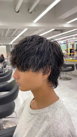 セミロング パーマ ヘアアレンジ メンズ 艶カラー の達人のヘアスタイル