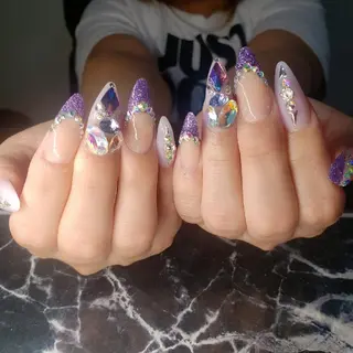 ミディアム クロキ 。のネイルデザイン