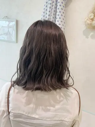 ミディアム カラー パーマ ヘアアレンジ ハイトーンカラー🤍 山下 優華のヘアスタイル