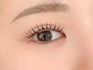 マツエク・マツパ マリーテレジア 無料モデルの眉毛・アイブロウイメージ