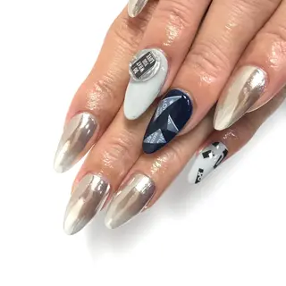 ネイル 渋谷ビュレネイル Kaoruのネイルデザイン