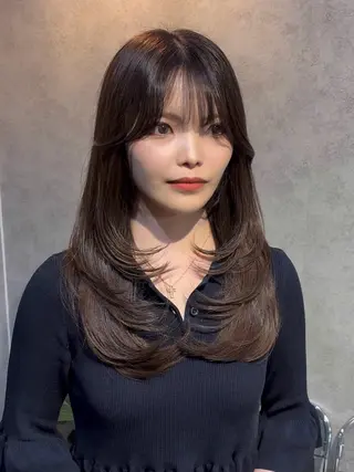 ロング 赤みオフの透明感職人 /ケア重視の美髪施術のヘアスタイル