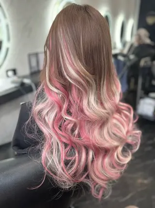 ロング カラー ヘアアレンジ LOHAS 優来（ユラ）のヘアスタイル