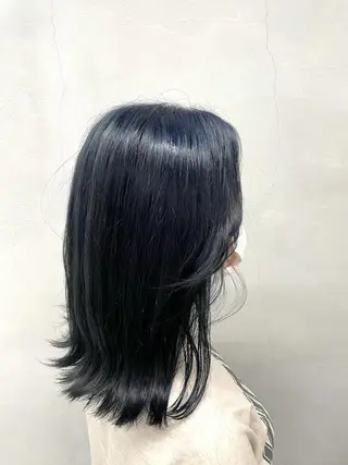 カラー miu .のヘアスタイル